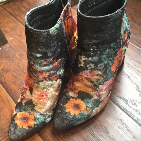 Yoki ladies colourful suede like size 10 ankle boots - Picture 1 of 15